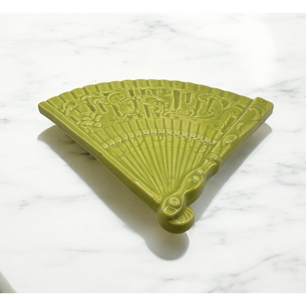 Kay Finch Mid Century Ceramic Green Asian Fan Box CA Made 1935-1963